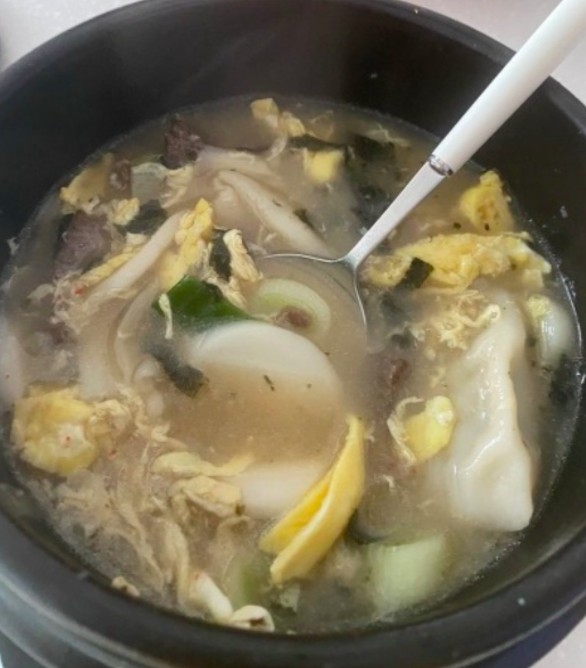 安孝燮曾跟粉絲分享年糕湯