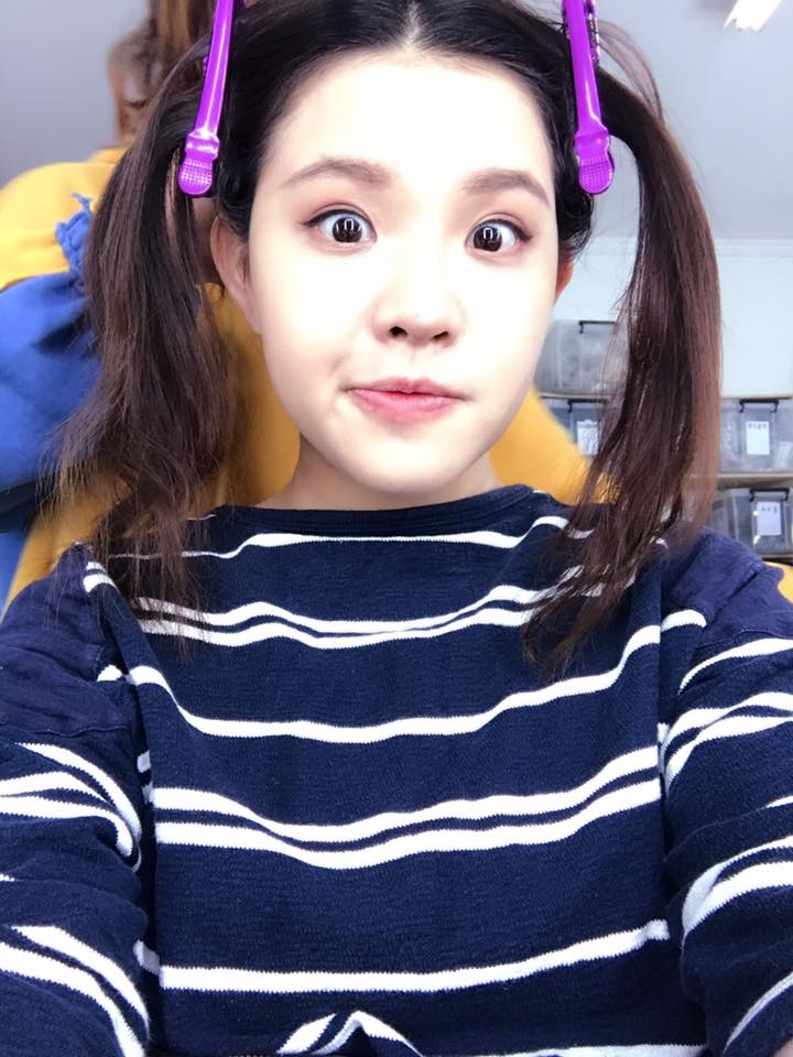 Hold住姊(謝依霖)