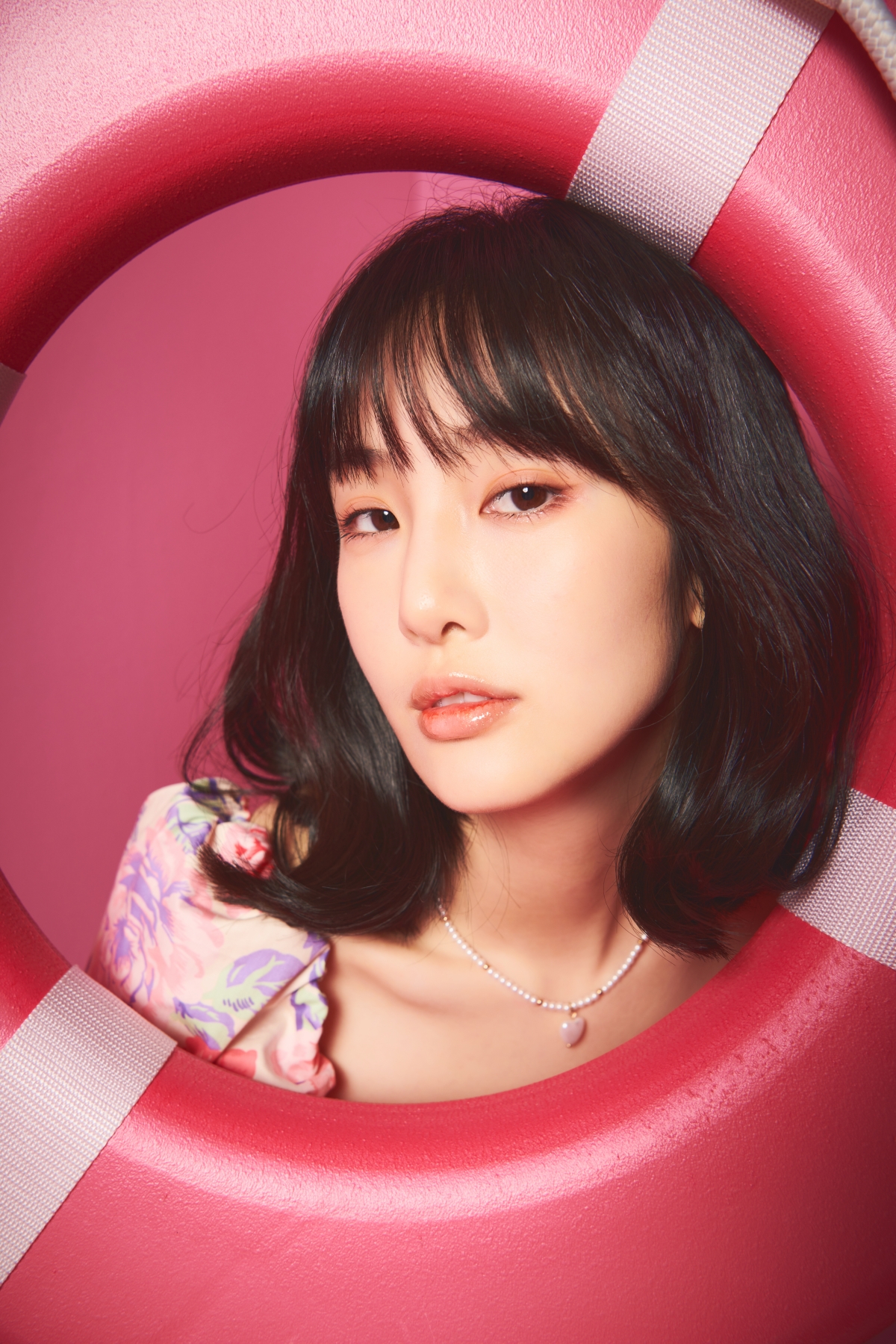 Dress/ ZARA、Necklace/ H&M、Shoes/ CHARLES & KEITH