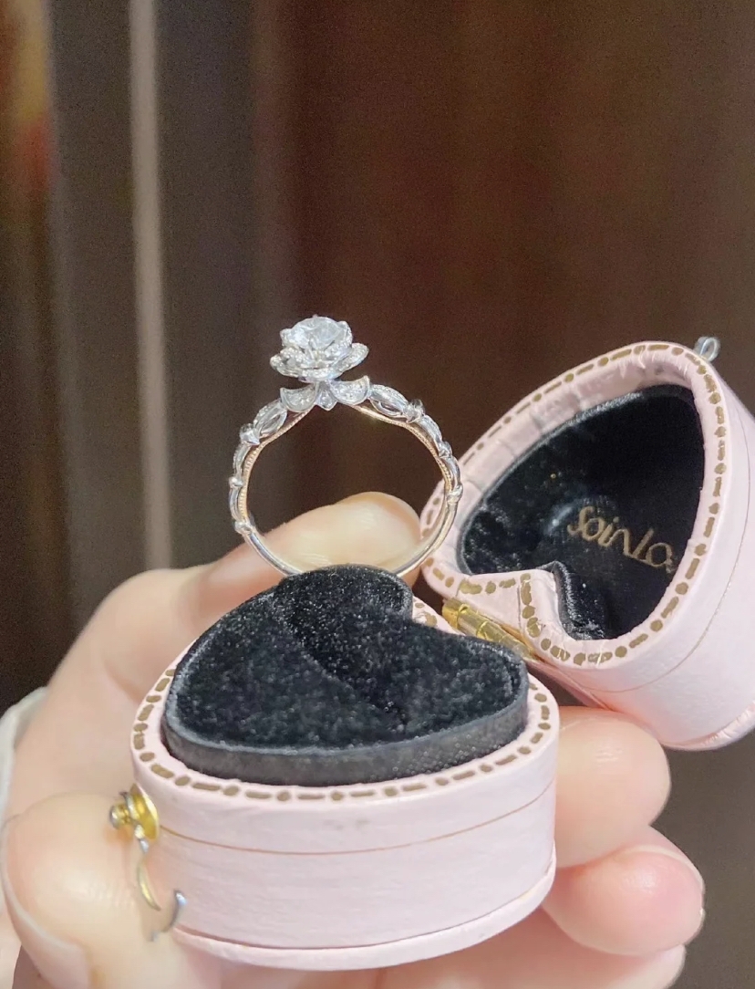 周大發soinlove「盛開玫瑰花戒」