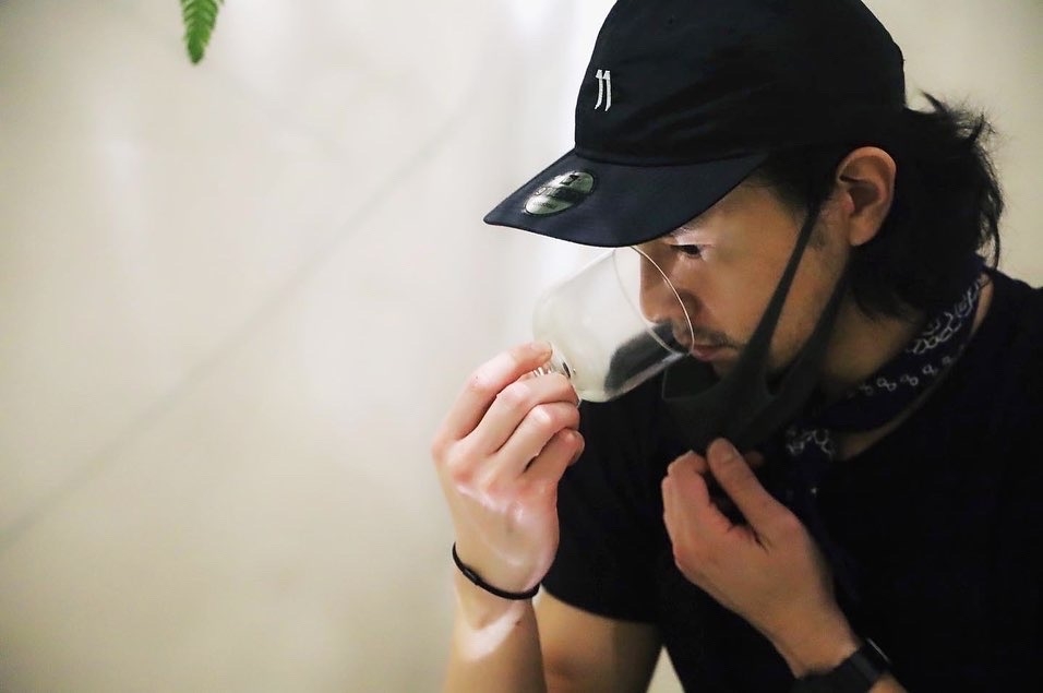 丁春誠身兼不同身份,但卻用心扮演好每個角色。