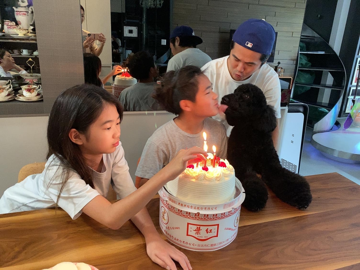 曹格育有一子一女。