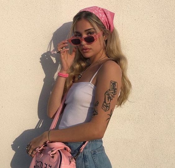 變形蟲印花又稱「佩斯利紋」，經常運用在很多服飾設計上。