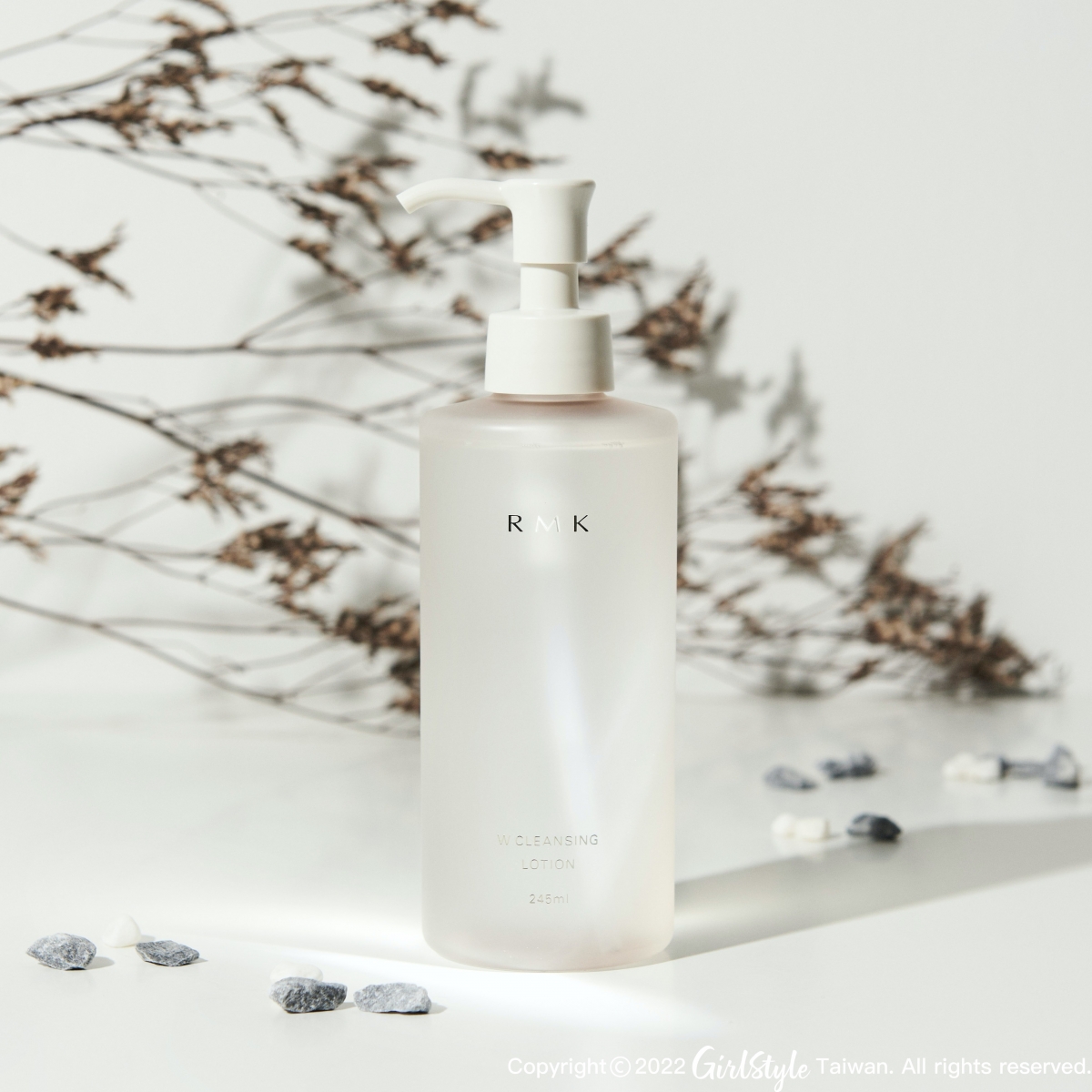 RMK雙效潔膚露 245ml NT$1,320