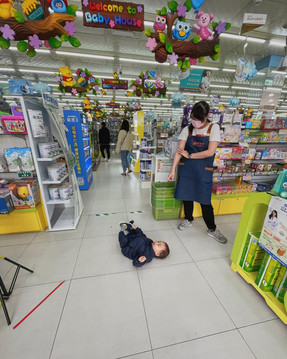 新醬躺到連店員都圍觀