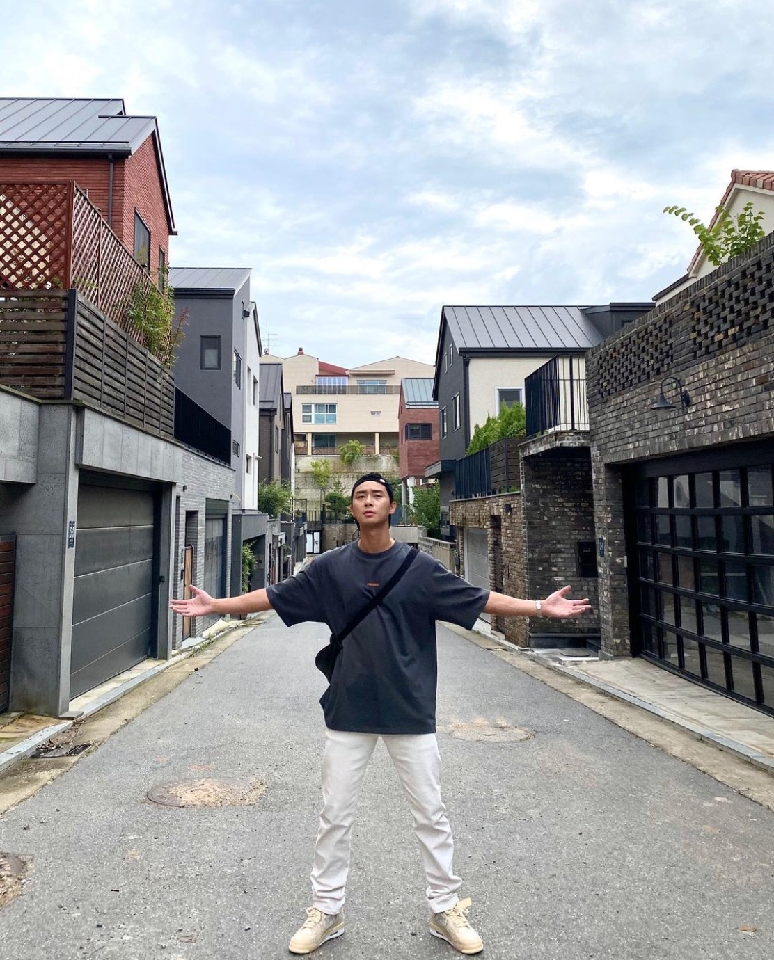 有男網友分享自己的儲蓄狀況，表示已經接近可以買房。（圖片非當事人）