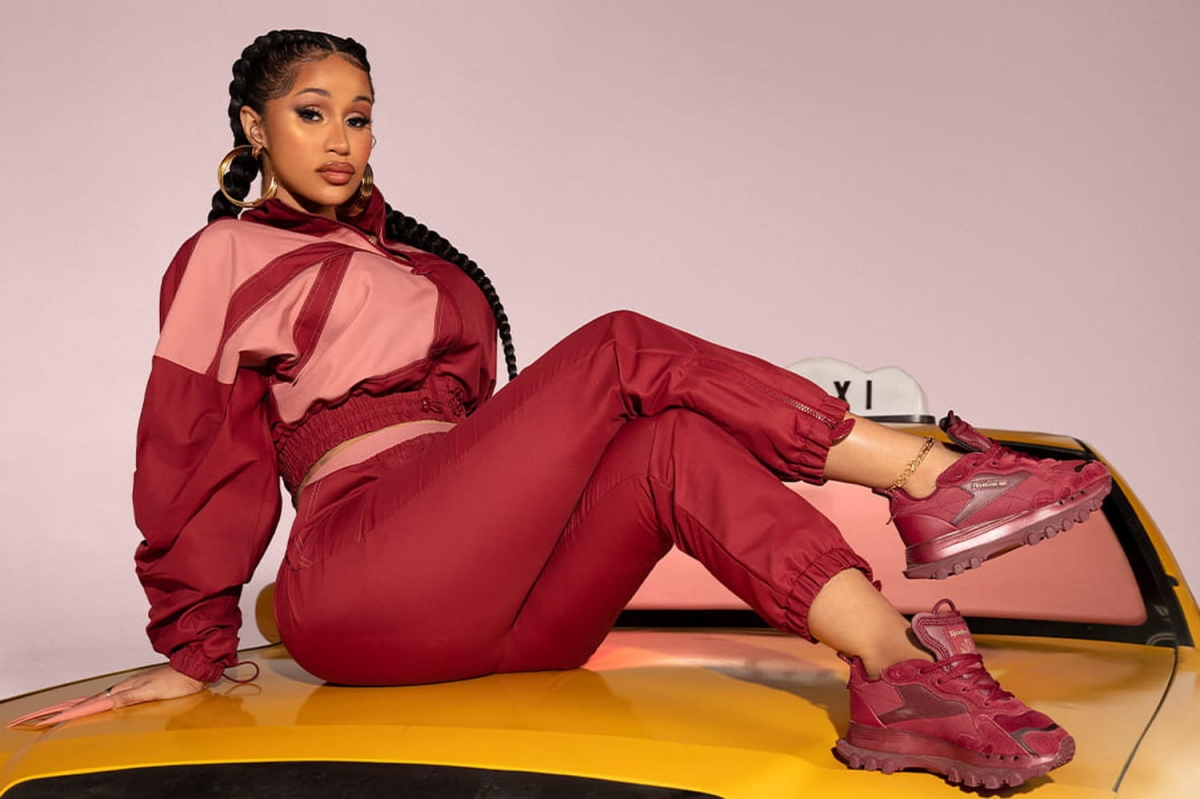 Reebok 和美國饒舌女皇卡蒂B(Cardi B)攜手推出聯名鞋款。