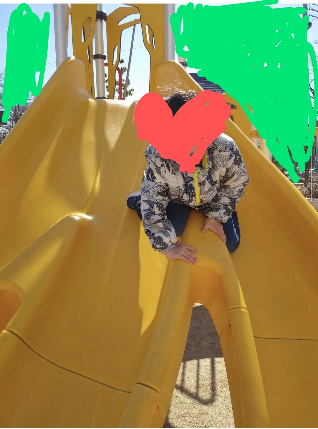 「香蕉溜滑梯」意外引起討論。