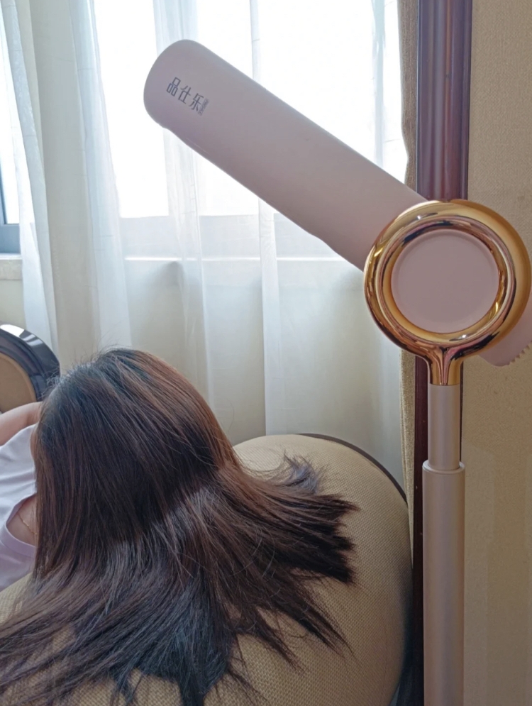 風筒則採用雙出風口設計