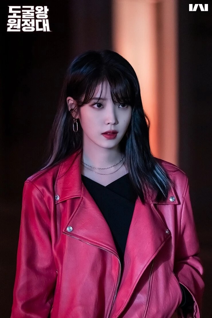 IU擔任《盜墓王遠征隊》宣傳模特