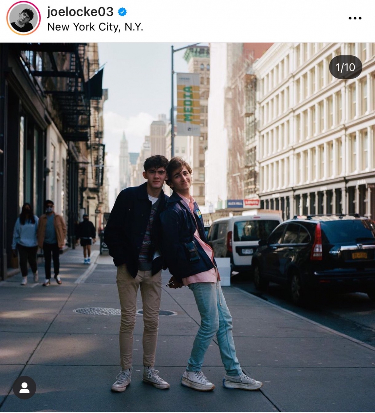 男主角分享與男友的出遊合照