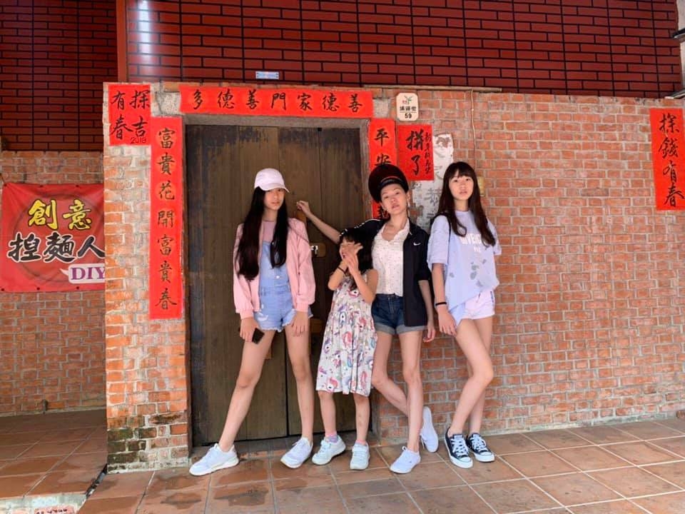 與丈夫許雅鈞結婚後育有3女