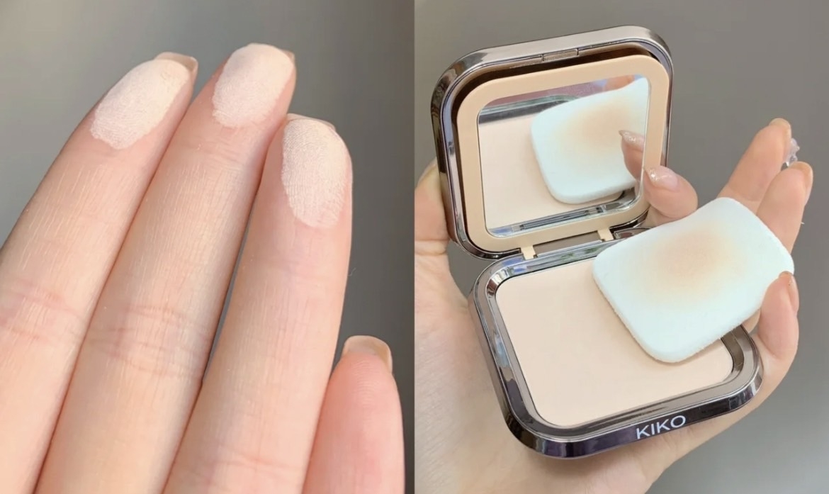 正確粉餅用法2：粉餅輕壓取粉、少量多次上妝