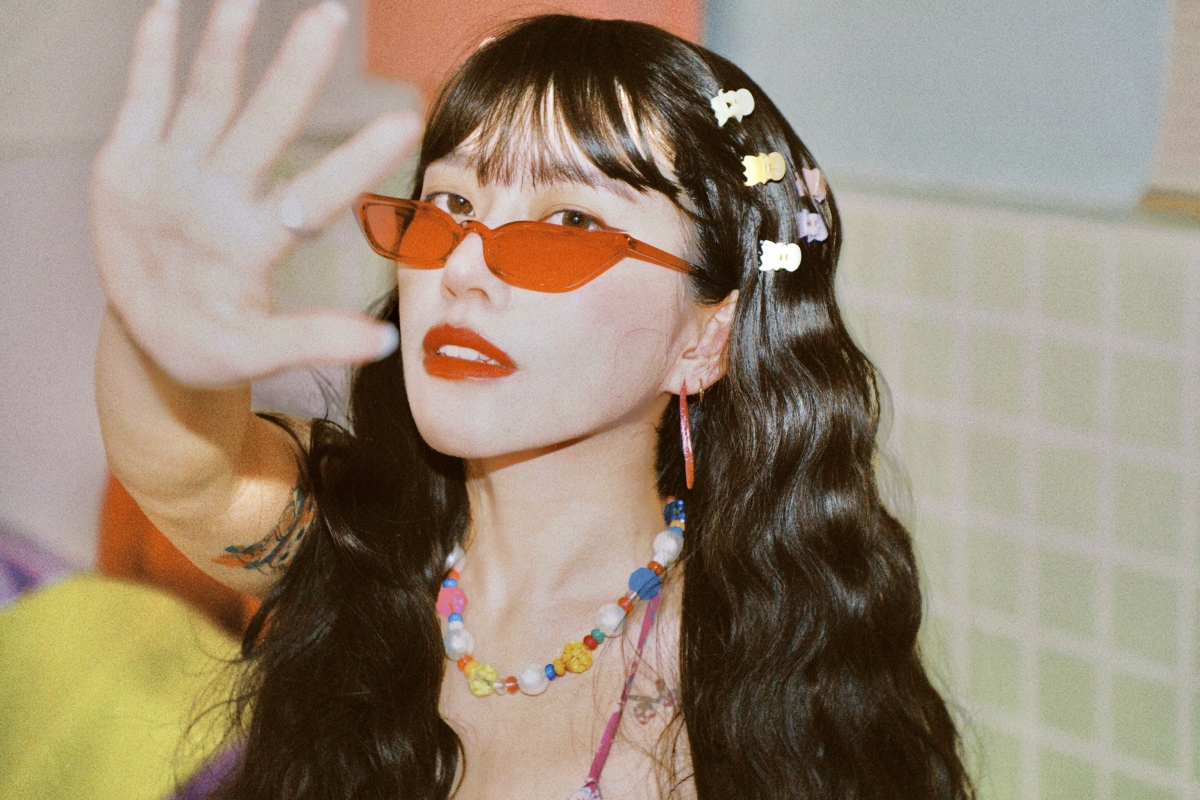 Y2K 代表的是2000年初期的千禧世代穿搭風格。