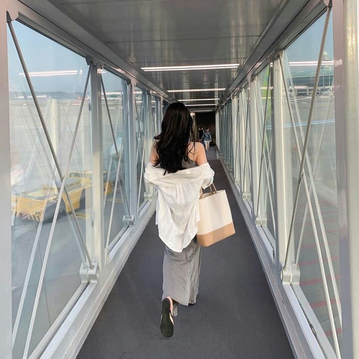 地球上有完美偽裝成人類的外星人,有些人一直相信這一點