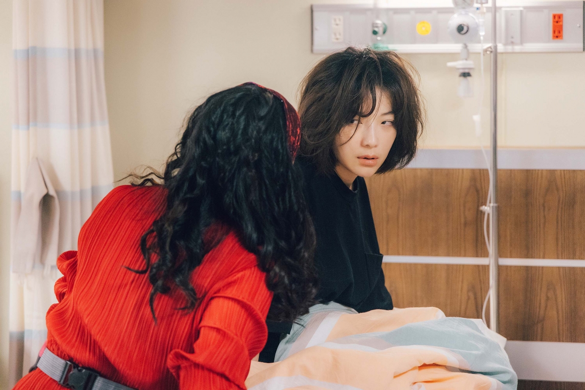 以喜劇包裝的《村裡來了個暴走女外科》蔡淑臻主演