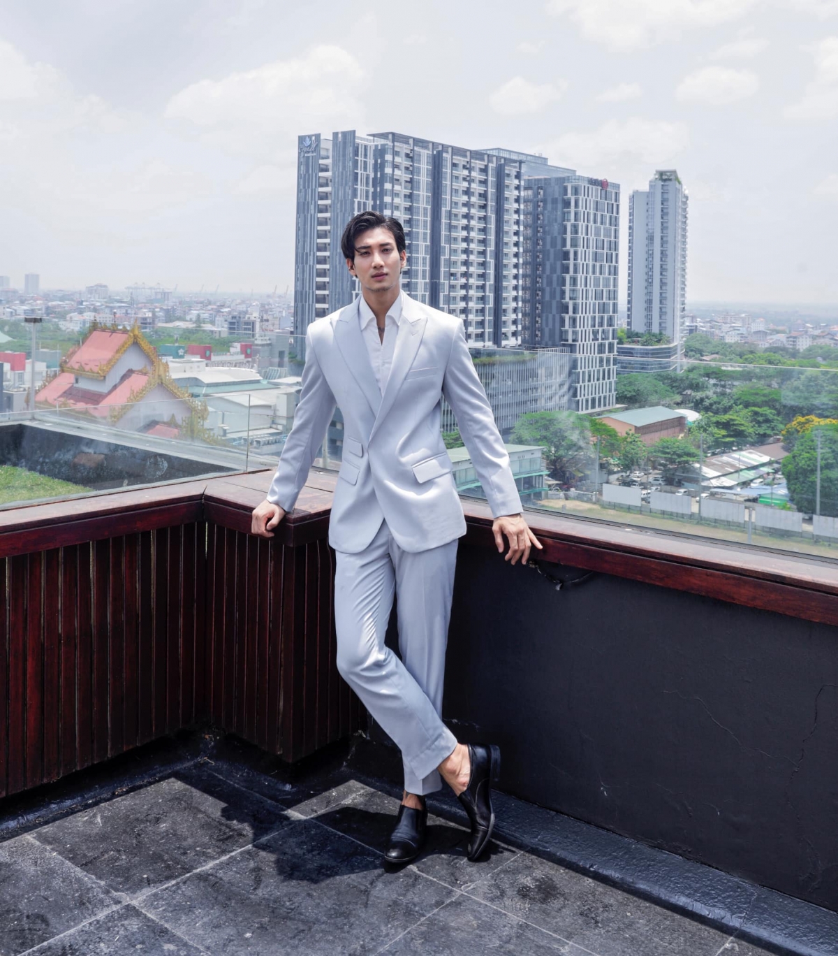 Paing Takhon最新帥照吸引10萬網友狂讚