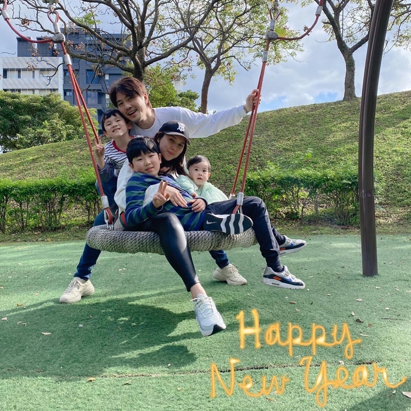 朱芯儀、衛斯理一家五口生活幸福美滿