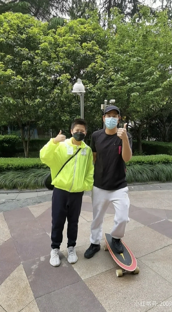 彭于晏與粉絲合照