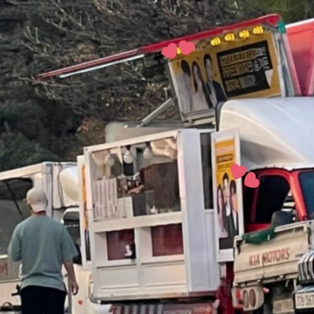 有網友目擊韓韶禧、車銀優、李洙赫的廣告拍攝現場