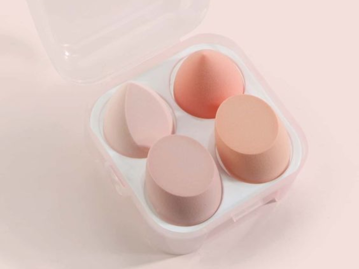 定妝噴霧噴於上妝用具