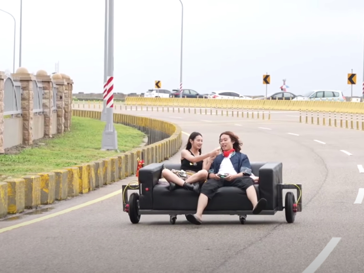 賤葆「沙發車」影片截圖