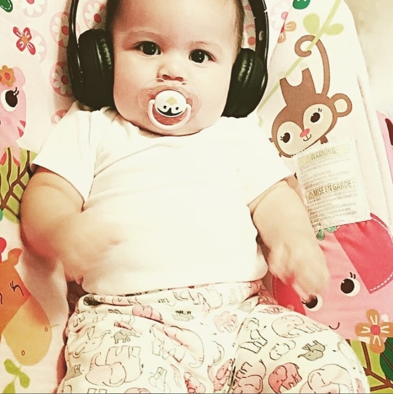 寶寶一出生已經擁有水汪汪大眼