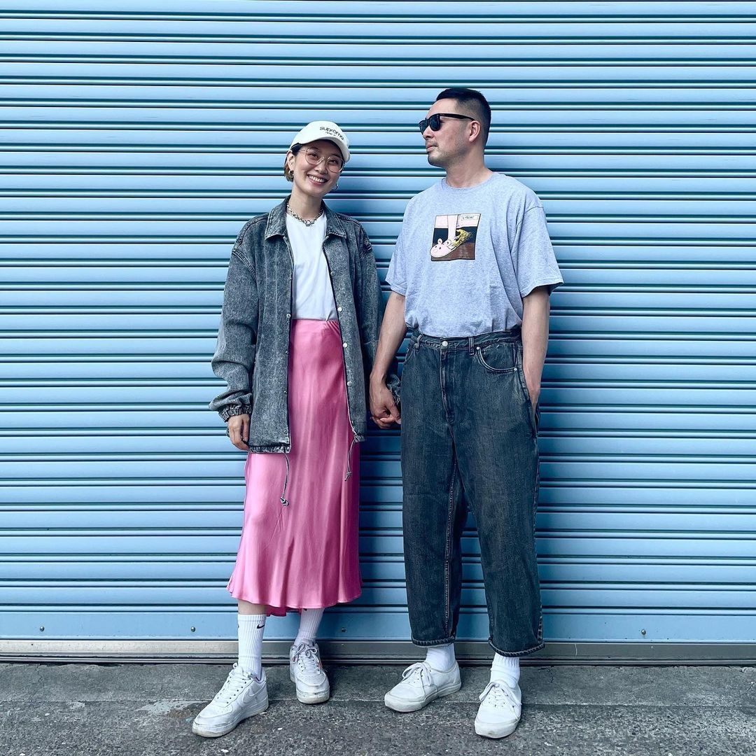 只要能成功學會創造「相同氛圍」的搭配法，那麼就算兩人身上的單品完全不同也沒有問題。