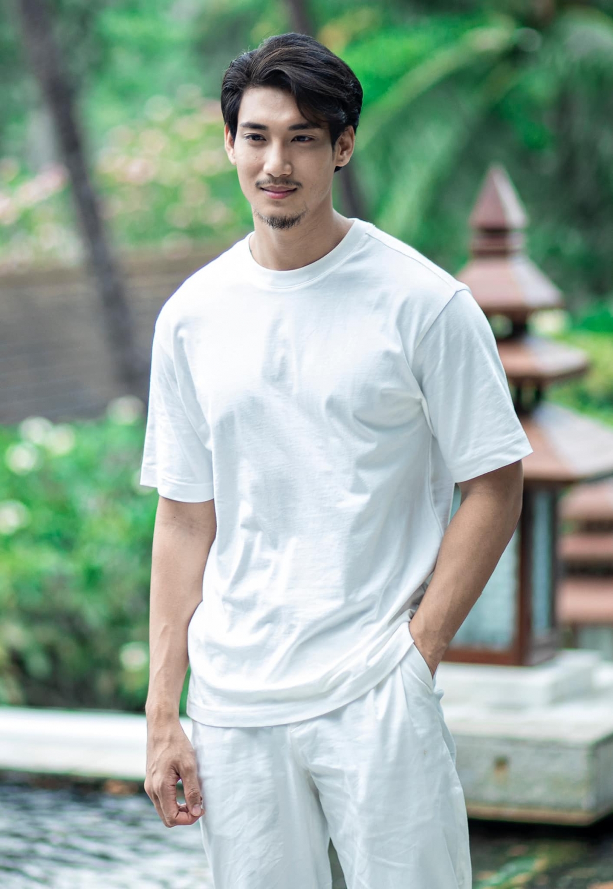 Paing Takhon出獄後留著鬍子