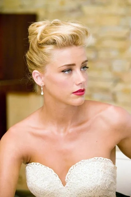 安柏赫德比強尼戴普小23歲