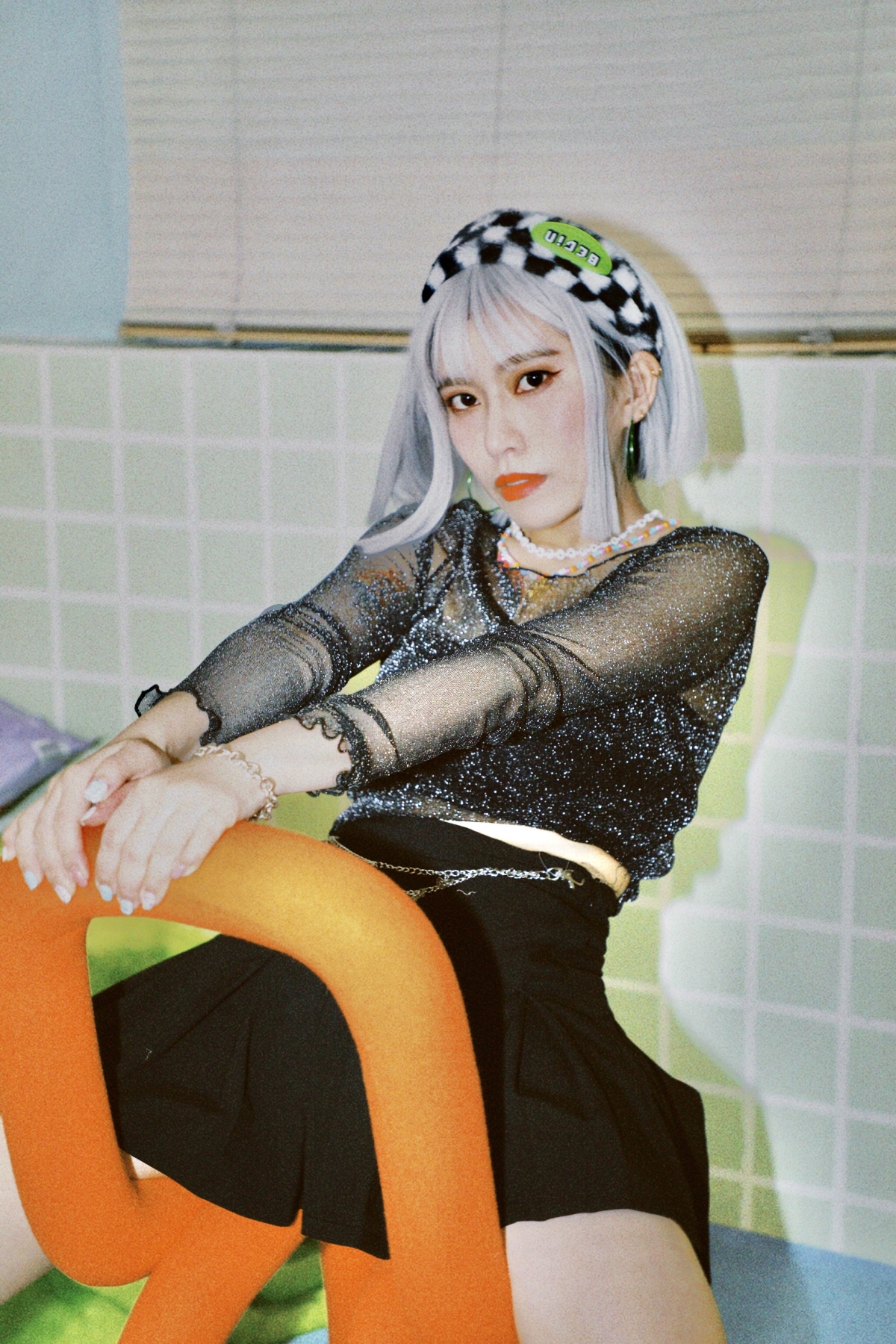 Y2K 穿搭的風格非常多元，因此很難被侷限及定義。