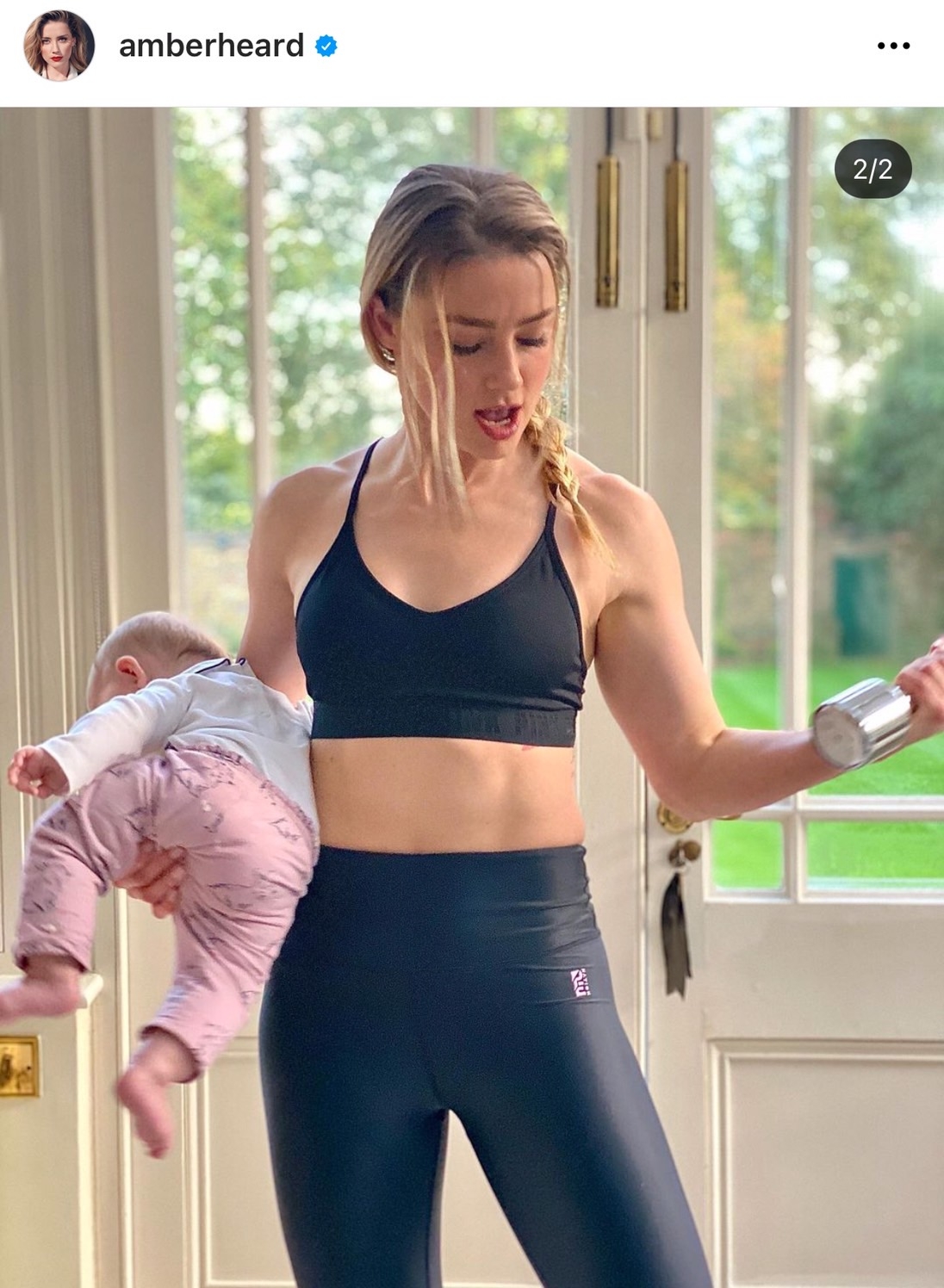 Amber現在獨自育有一個小孩