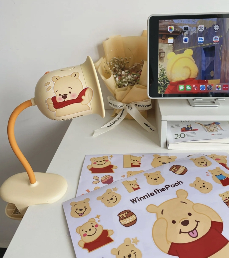 小熊維尼向日葵風扇可以依照喜愛的角度調整