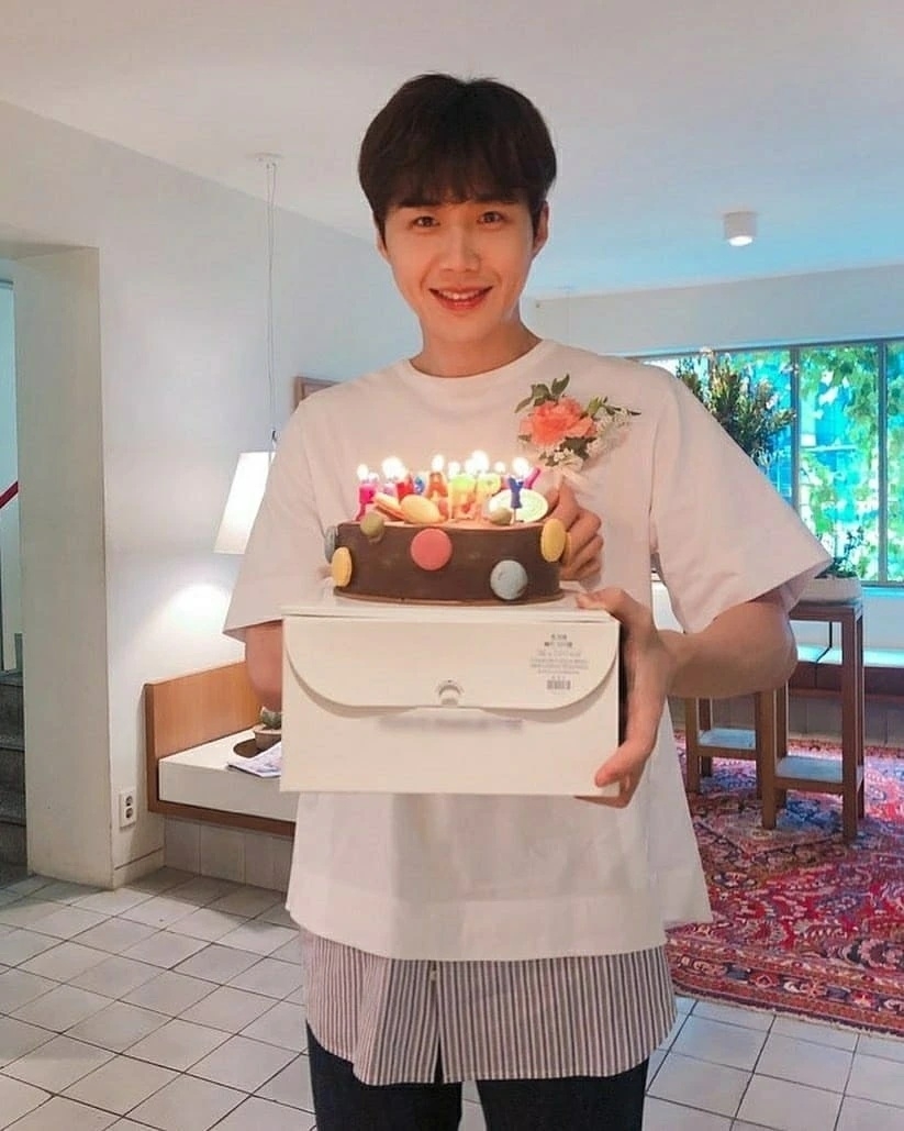 金宣虎8日迎來36歲生日