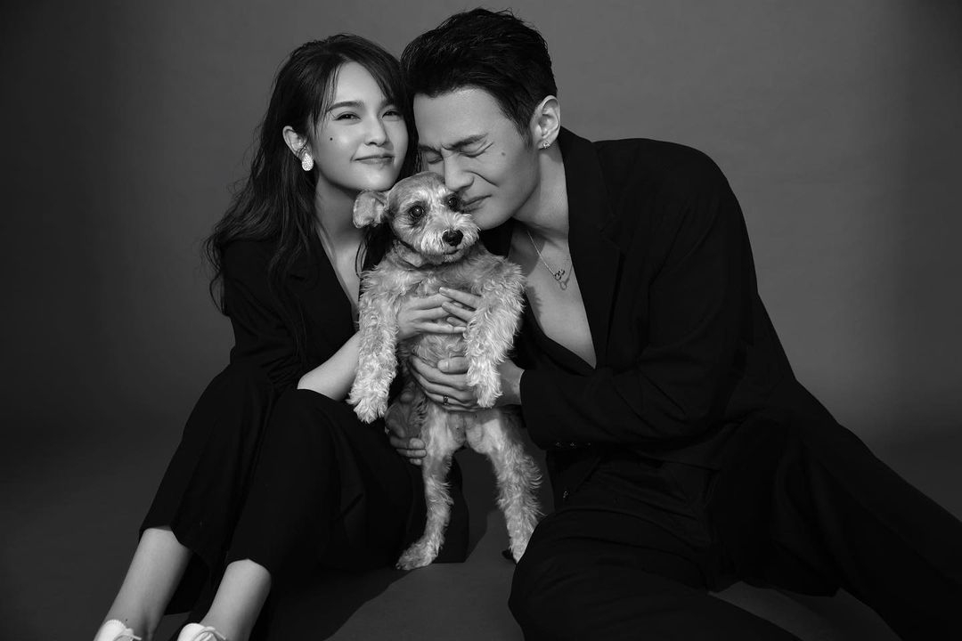 楊丞琳與老公李榮浩抱著愛犬Yumi