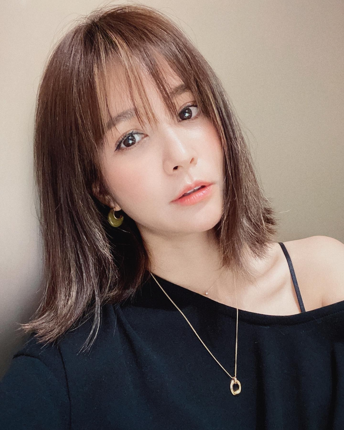 周末時吳怡霈在限動與網友玩QA問答