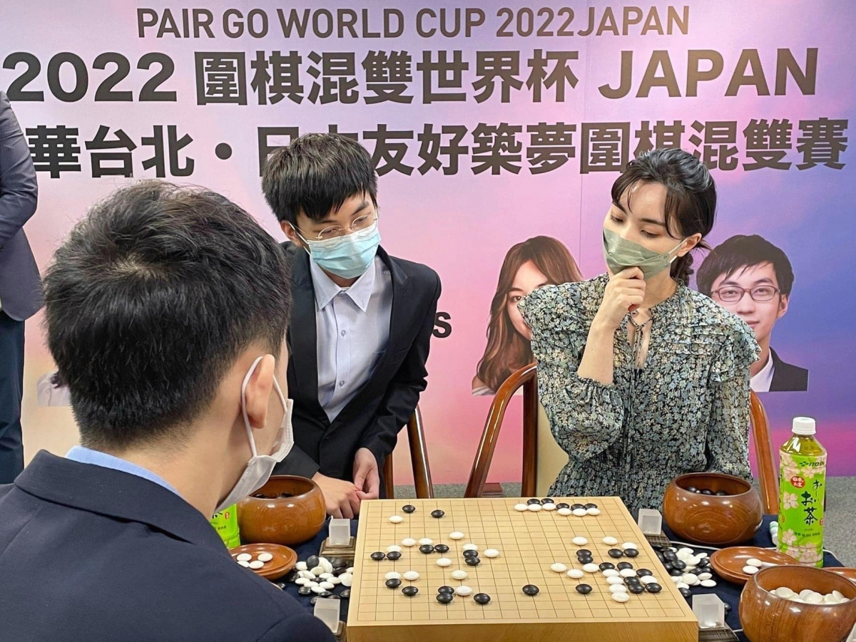 黑嘉嘉有開設圍棋教室