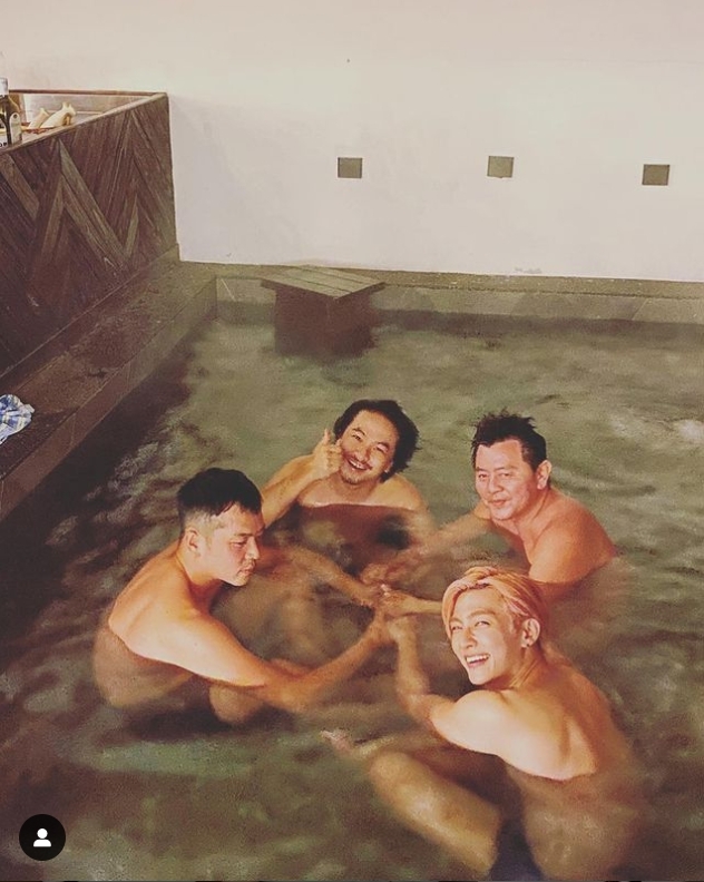 炎亞綸分享泡澡照
