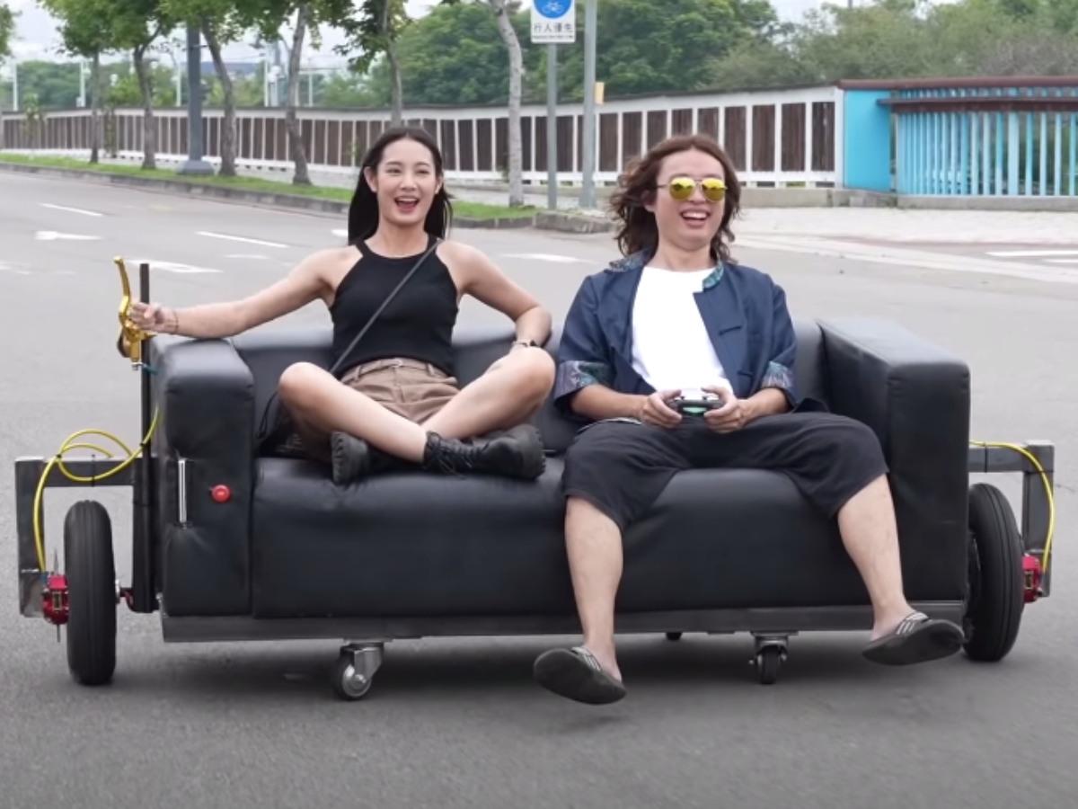 賤葆「沙發車」影片截圖