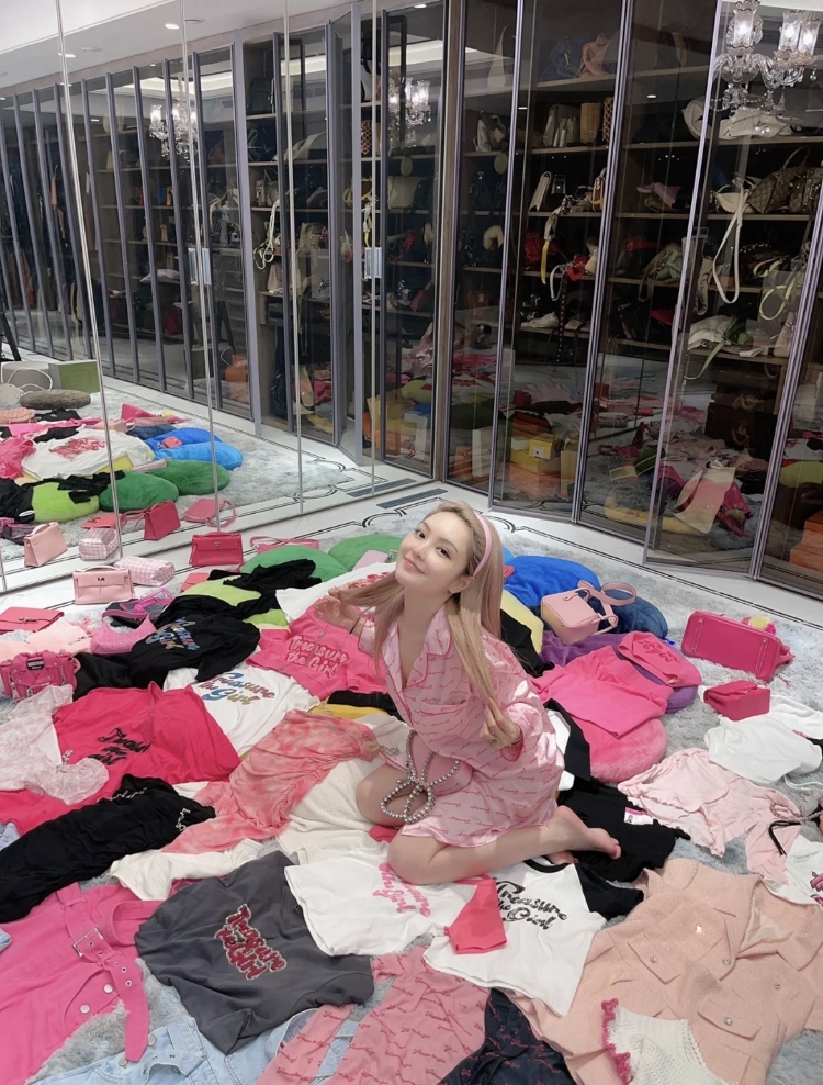 周揚青的超豪華更衣室曝光