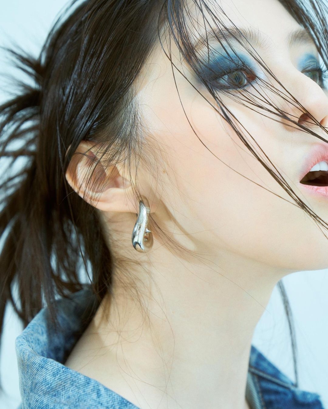 韓韶禧Balenciaga宣傳照煙燻妝
