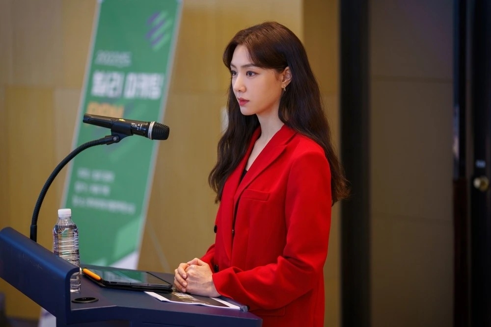 徐智慧飾演擁有「第六感」能力的洪藝瑟