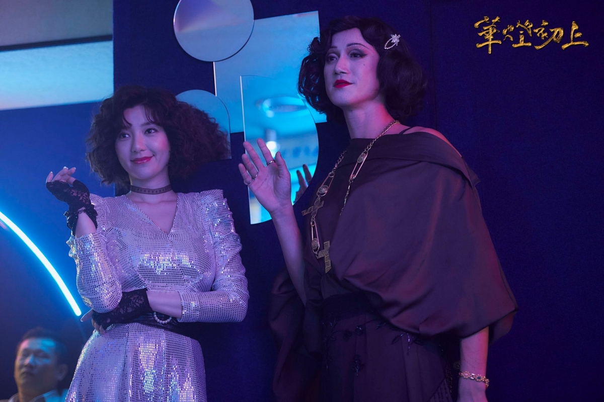 吳慷仁在《華燈初上》中飾演日式酒店Sugar的媽媽桑「寶寶」