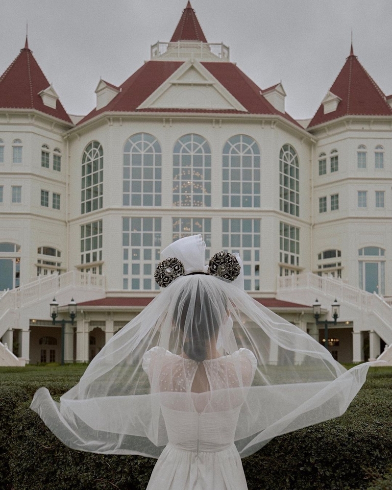 男友曾送上迪士尼與Vera Wang聯名婚紗髮箍給劉芒