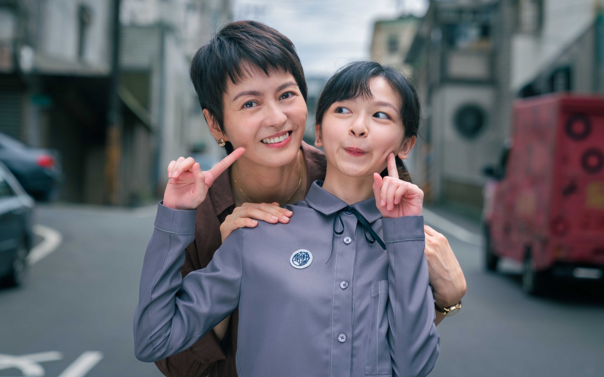 《聰明鎮》飾演女兒的陳姸霏、梁詠琪