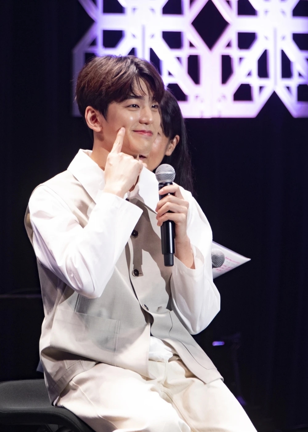 金旻奎稱實際上安孝燮更像哥哥