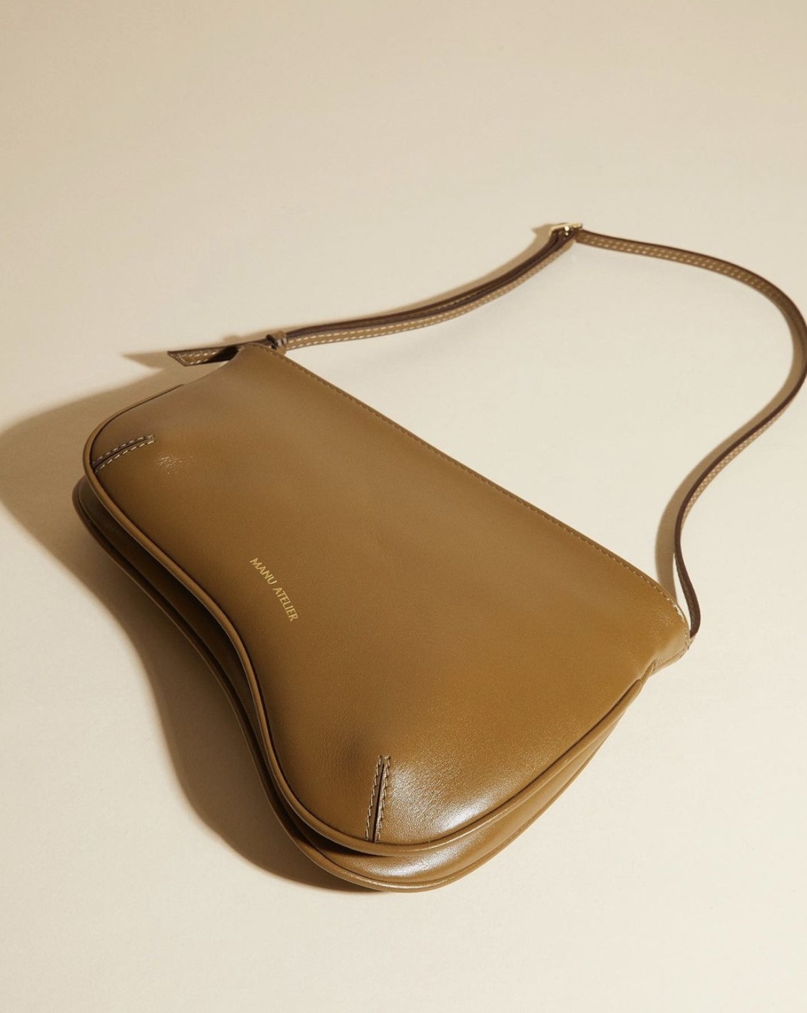 MANU Atelier 是在2014於土耳其伊斯坦堡所創立的皮件品牌。