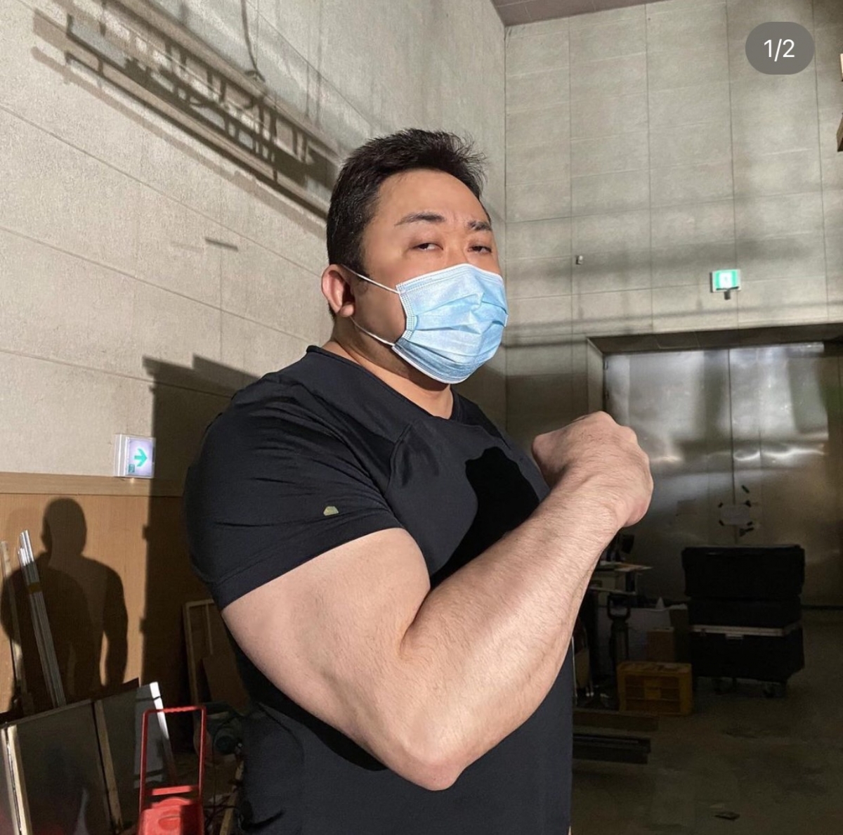 馬東石手臂比頭還大