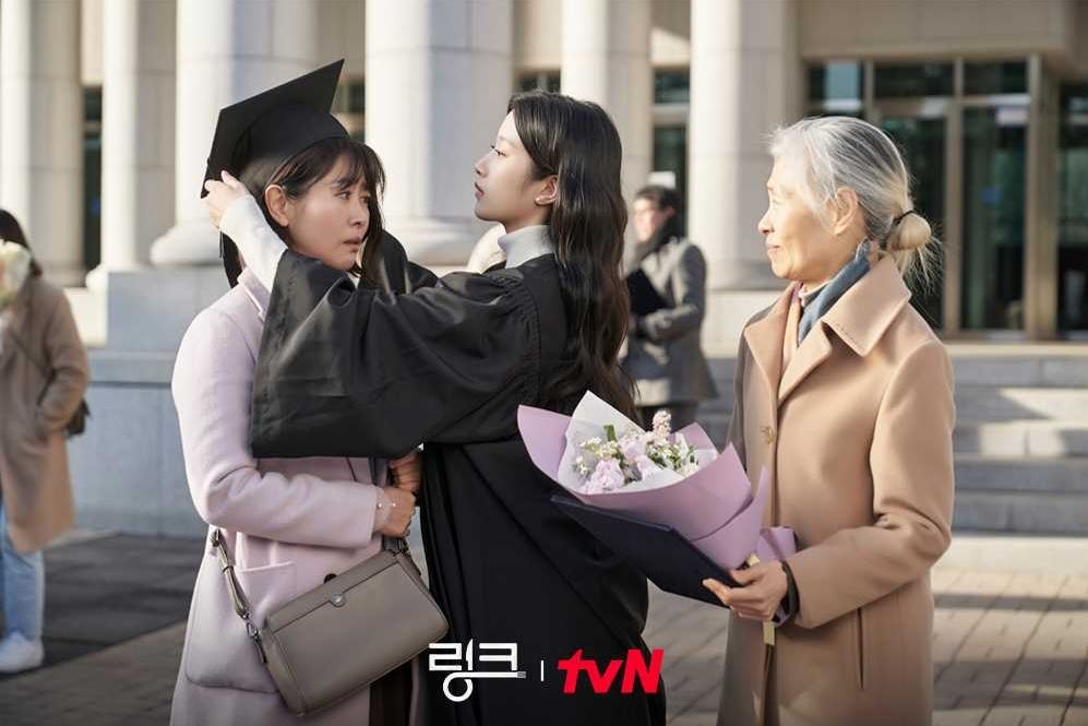 懸疑點5:媽媽與外婆藏了什麼秘密