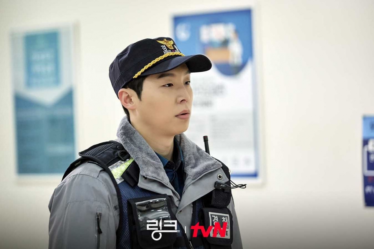 懸疑點3:池元卓巡警的反應